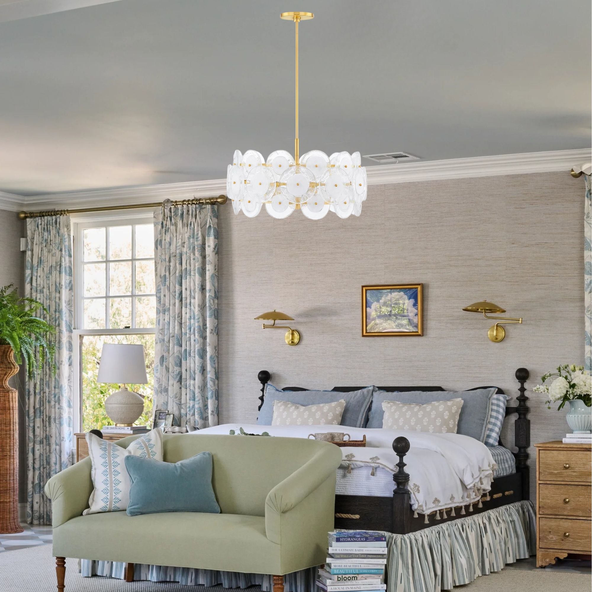 Zoella 24" 5-Light Chandelier, Aged Brass Finish