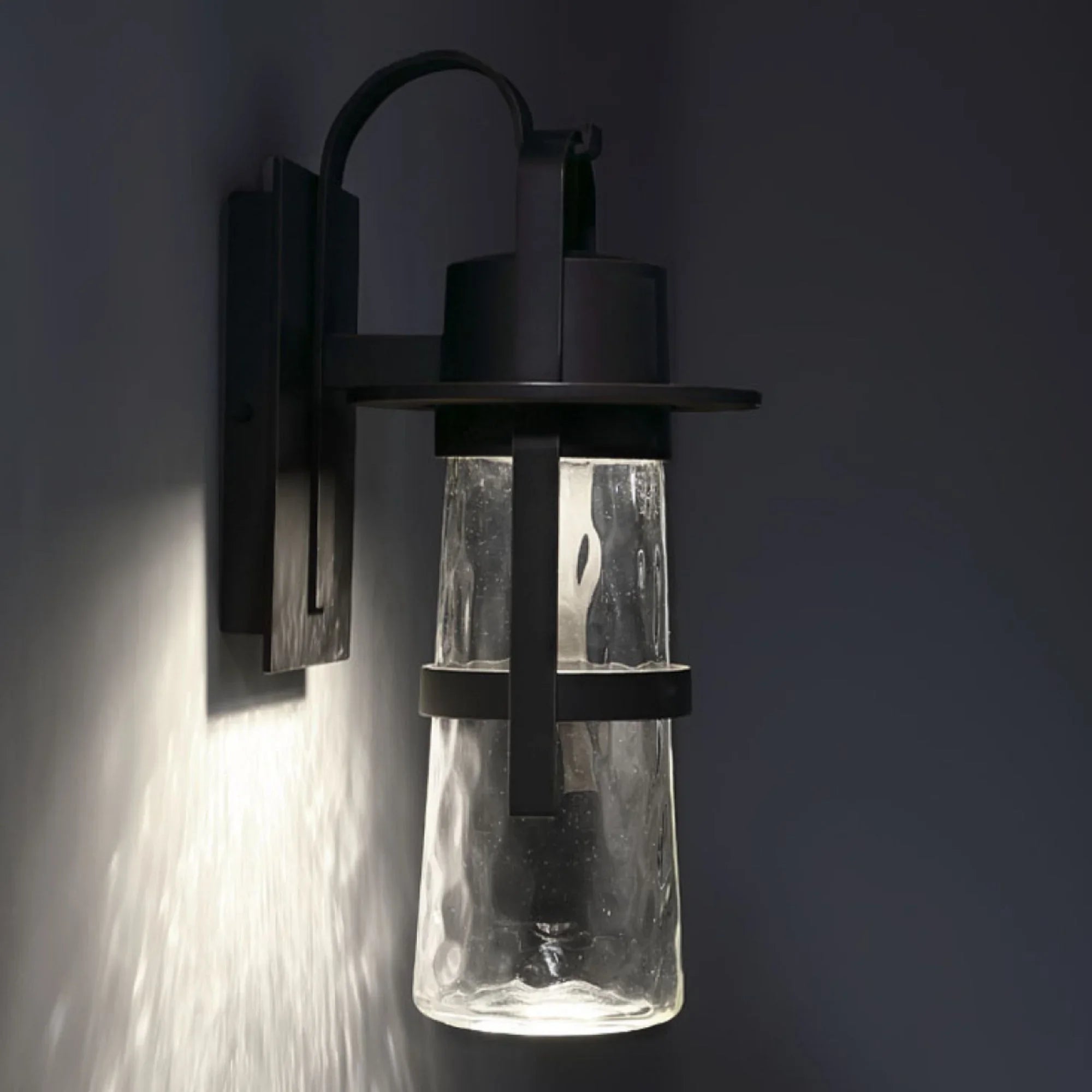 Modern Forms - Balthus 16" LED Outdoor Wall Sconce, Oil Rubbed Bronze Finish | Bees Lighting