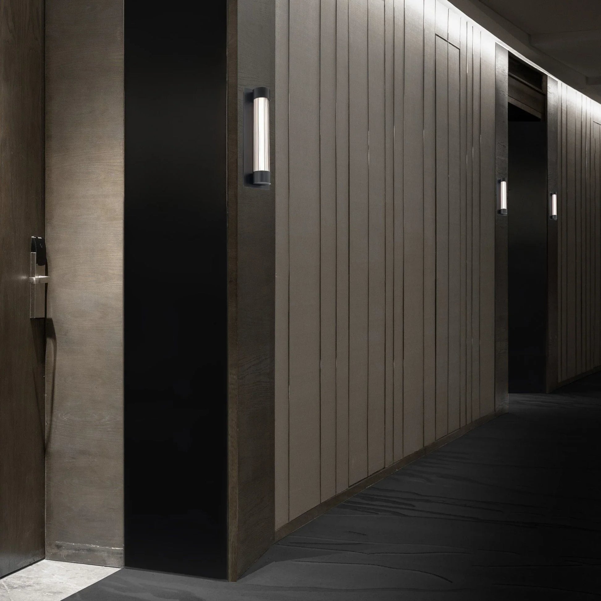 Modern Forms - Chyzel 26" LED Outdoor Wall Sconce, Black Finish | Bees Lighting