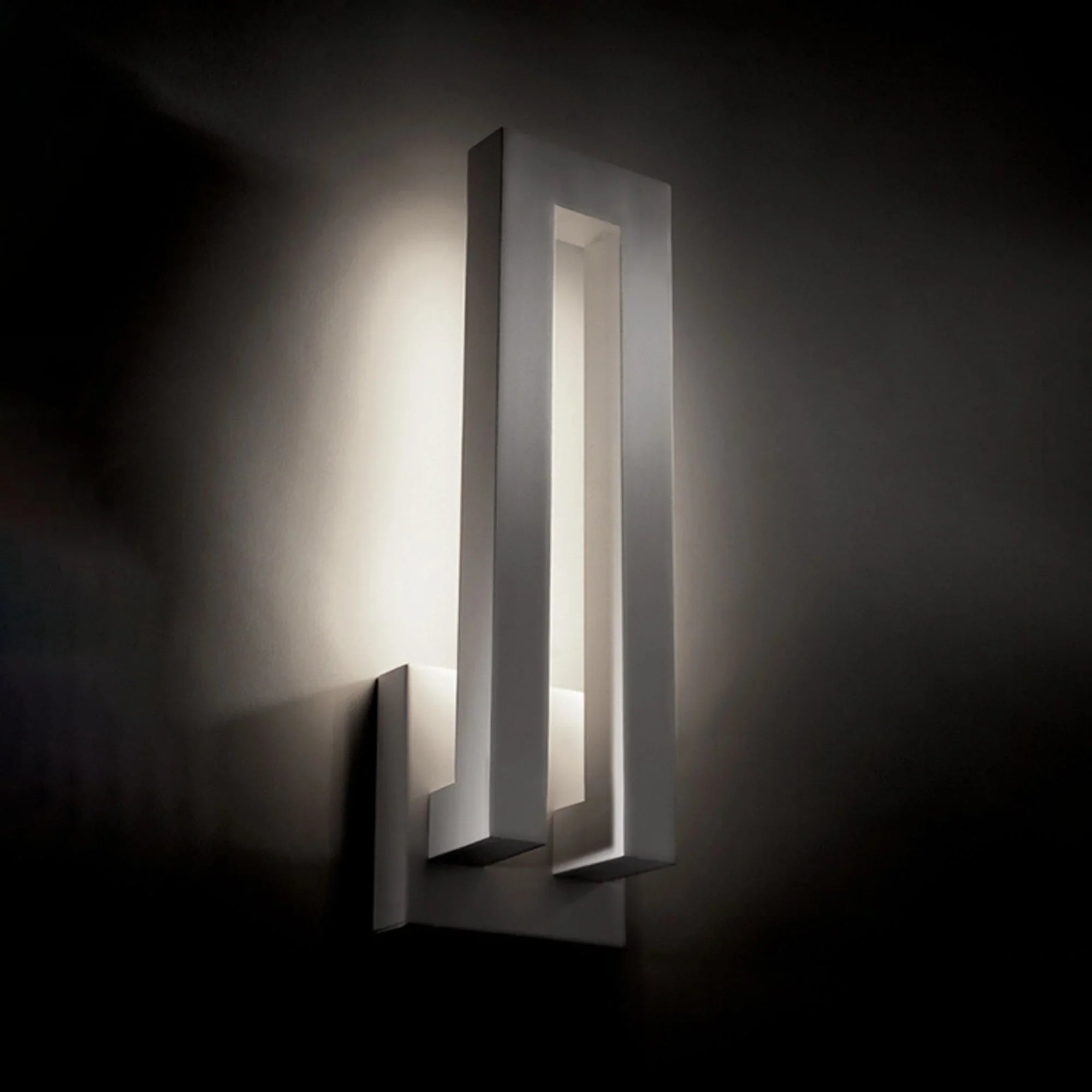 Forq 18" LED Outdoor Wall Sconce, Bronze Finish