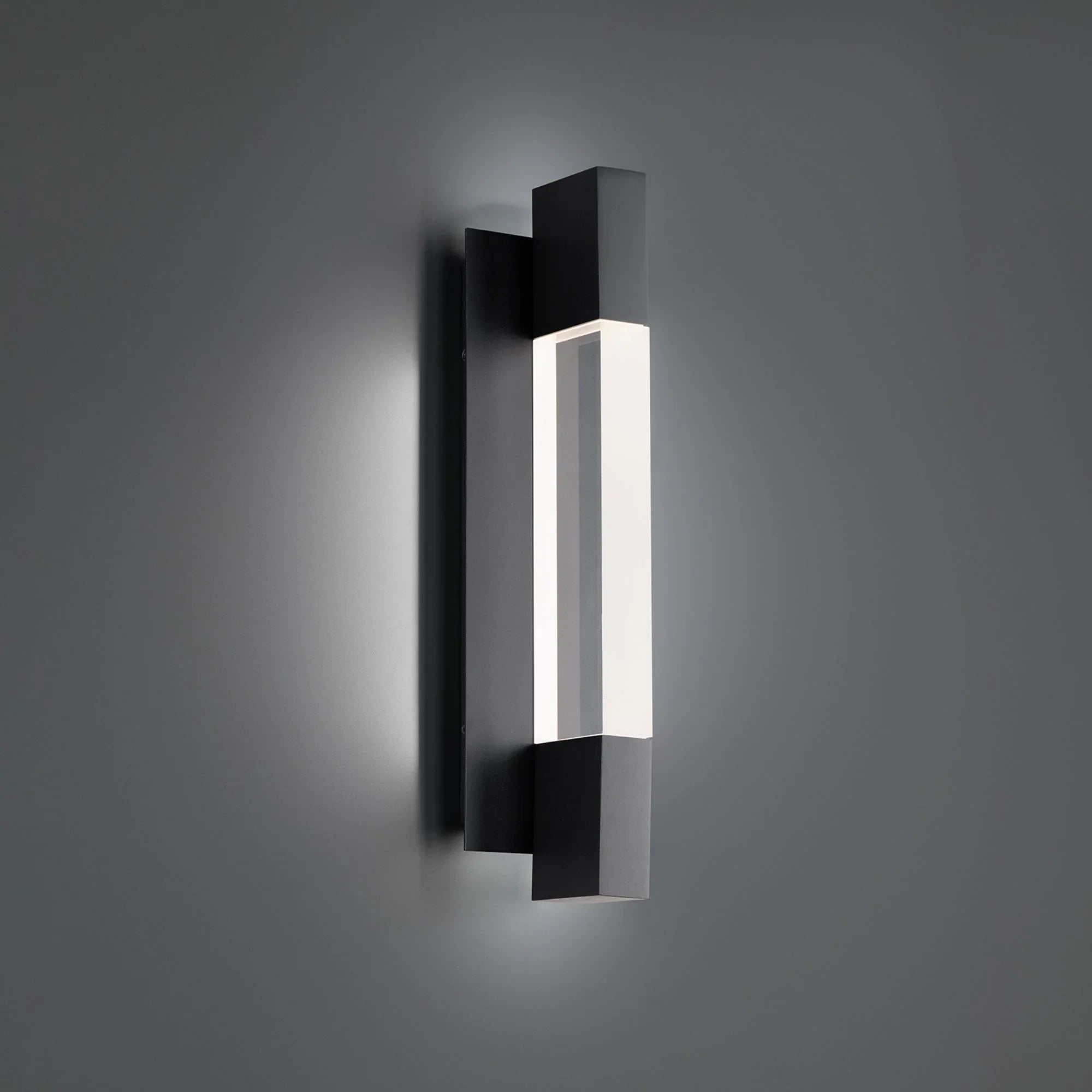Modern Forms - Heliograph 24" LED Outdoor Wall Sconce, Black Finish | Bees Lighting