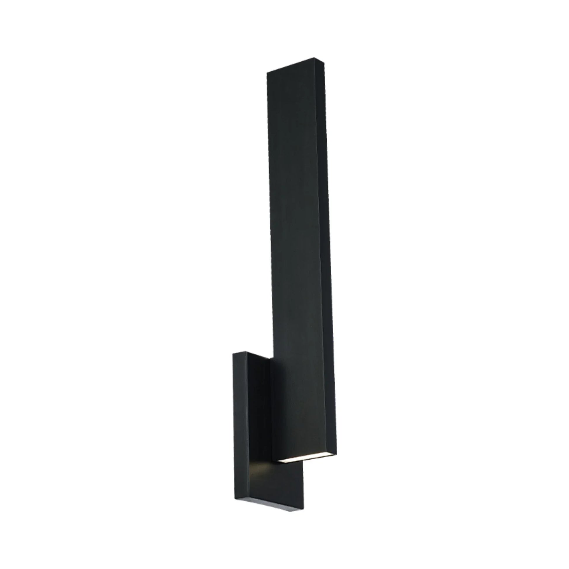 Modern Forms - Mako 22" LED Outdoor Wall Sconce, 3500K, Black Finish | Bees Lighting