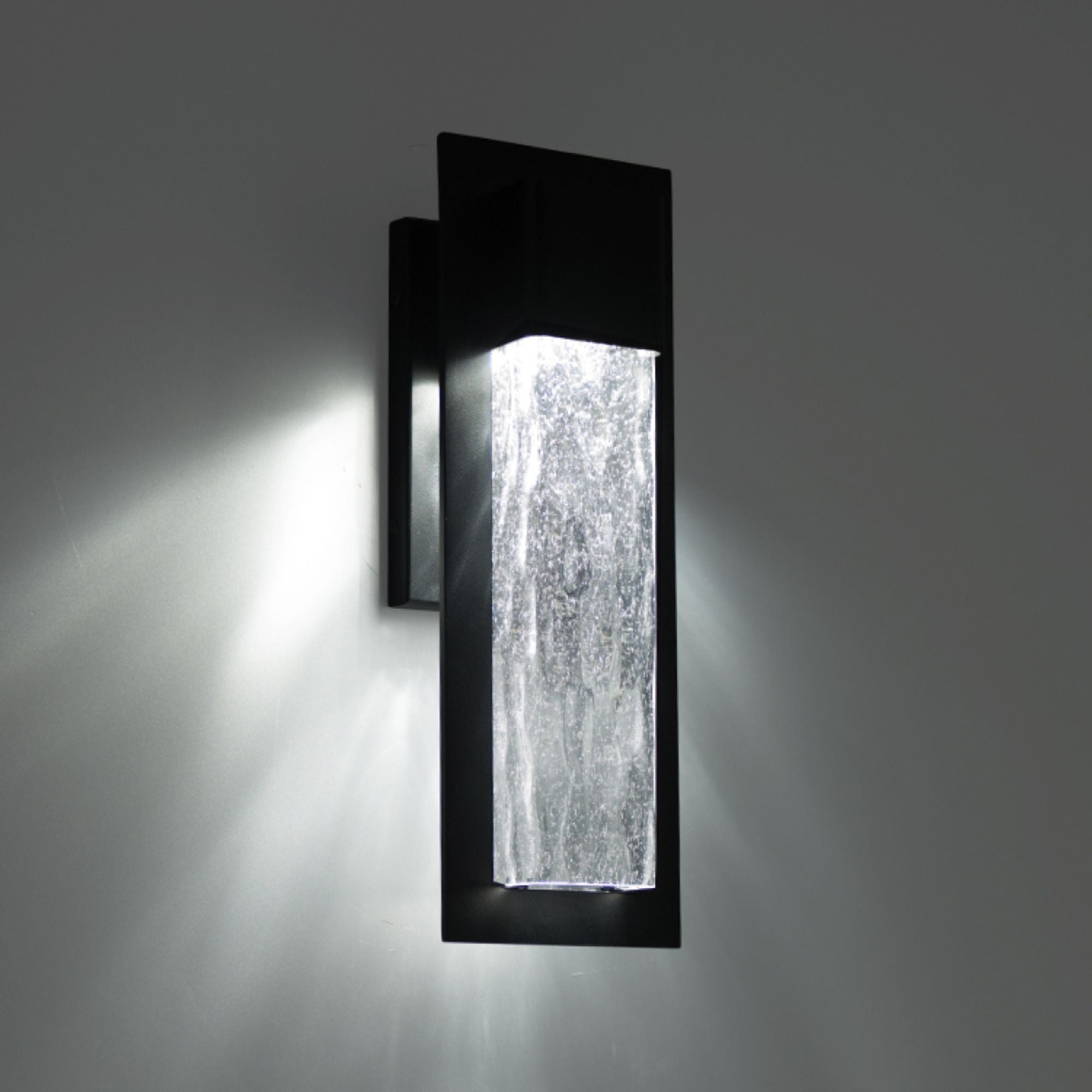 Mist 16" LED Outdoor Wall Sconce, Black Finish - Bees Lighting