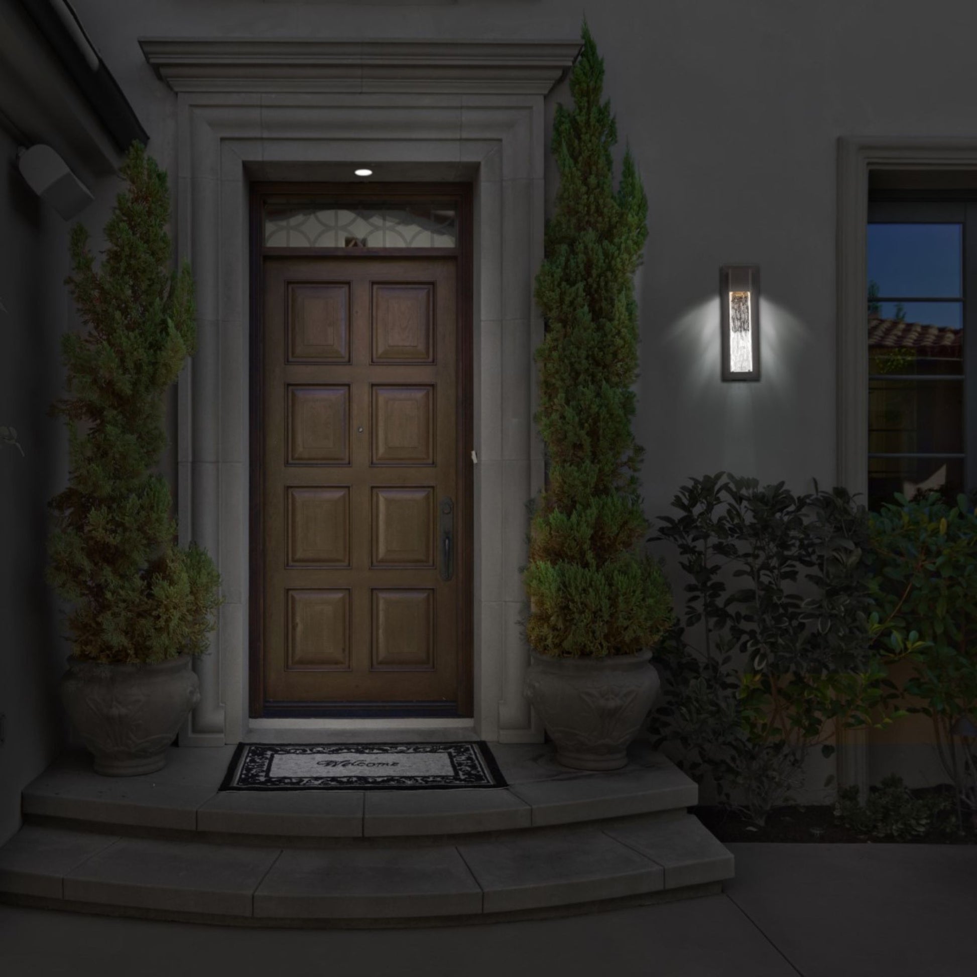 Mist 20" LED Outdoor Wall Sconce, Black Finish - Bees Lighting