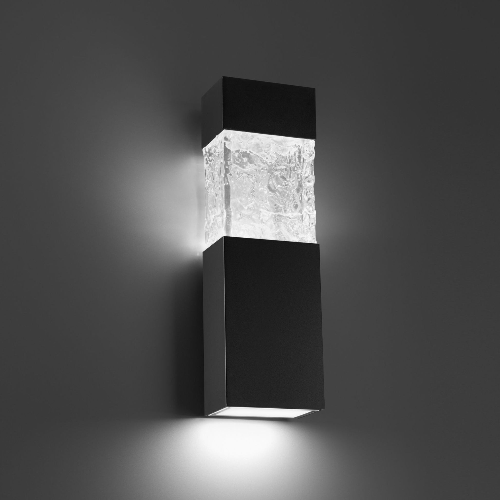 Monarch 18" LED Outdoor Wall Sconce, Black Finish - Bees Lighting