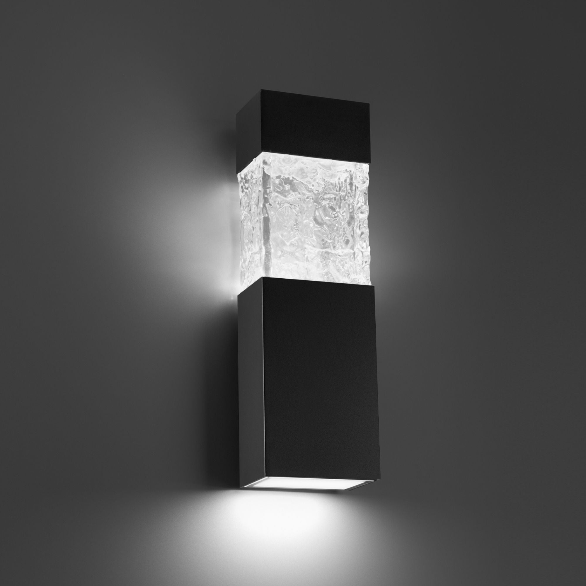 Monarch 18" LED Outdoor Wall Sconce, Black Finish - Bees Lighting