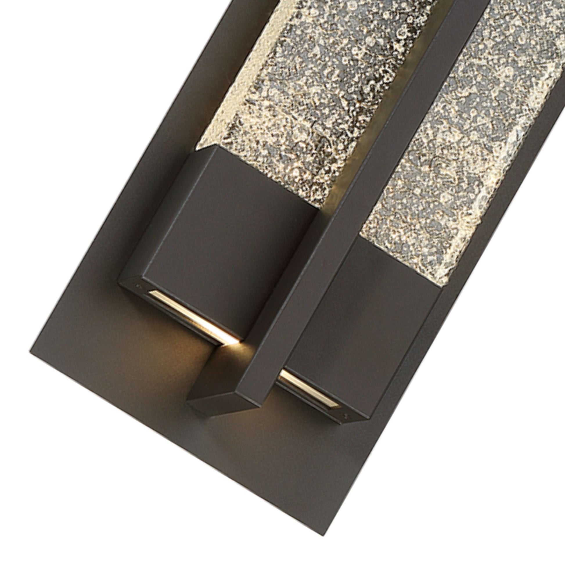 Omni 16" LED Outdoor Wall Sconce, Bronze Finish - Bees Lighting