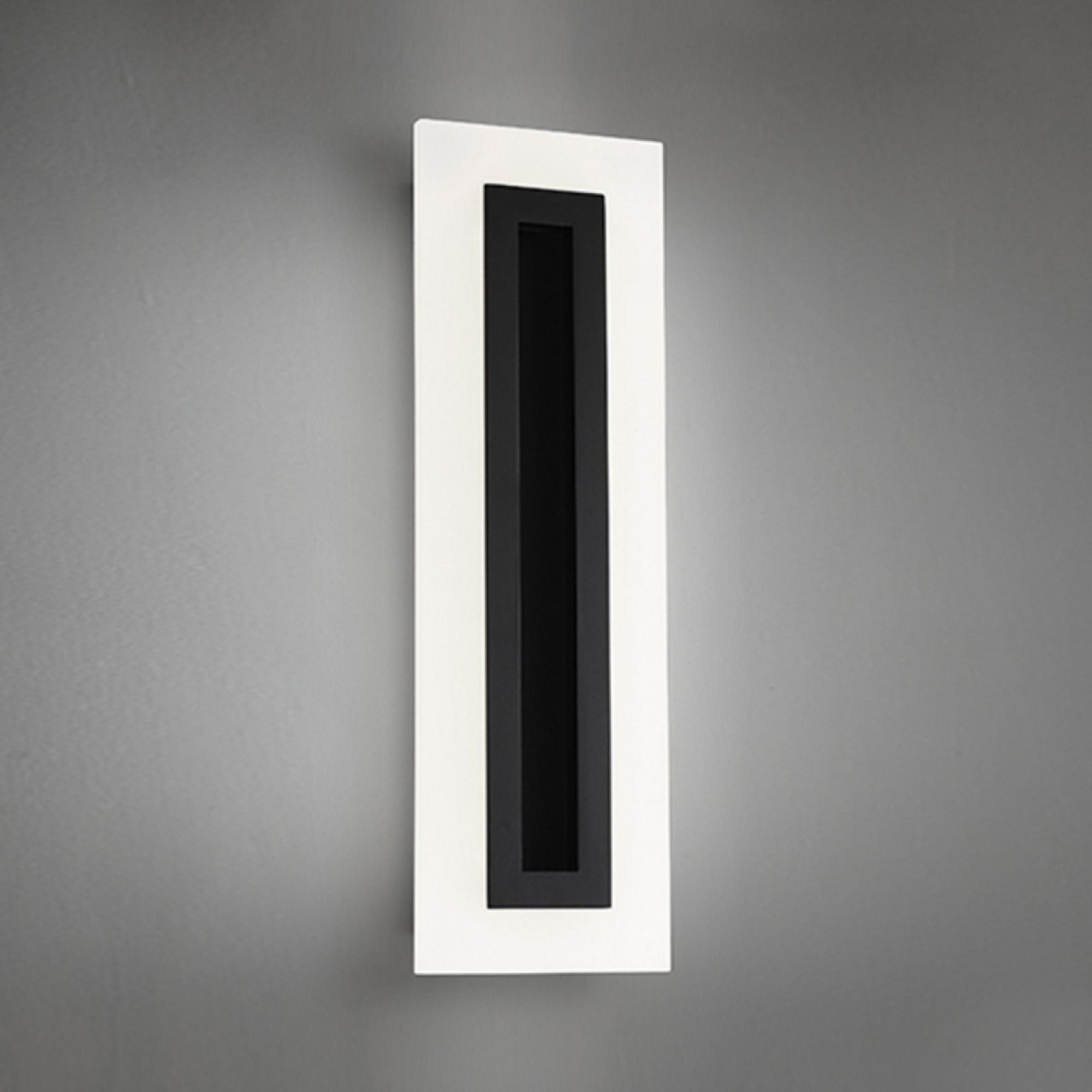 Shadow 24" LED Outdoor Wall Sconce, Black Finish - Bees Lighting