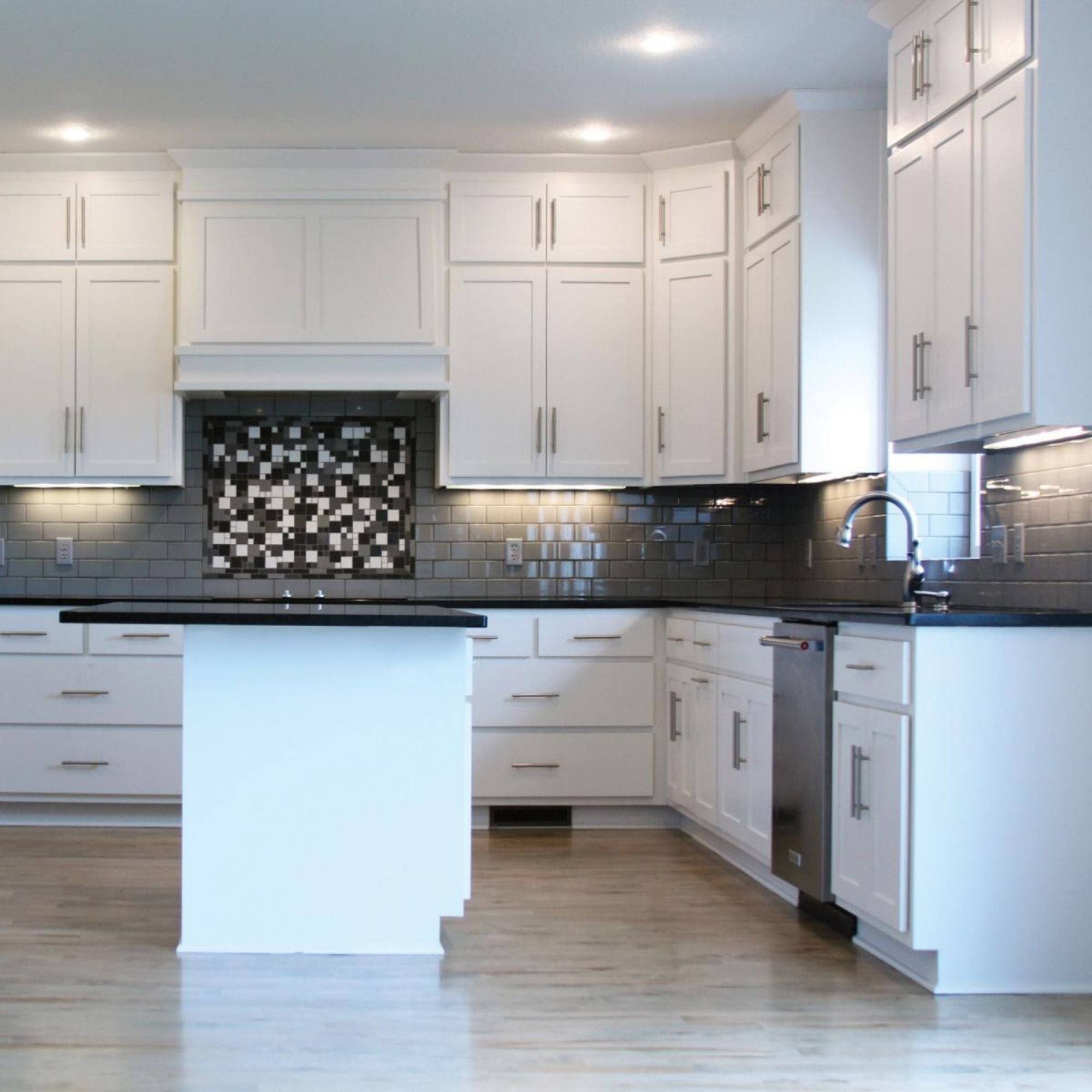 CounterQUICK 8 Inch Under Cabinet LED Light, 5W, CCT Selectable, 120V, White