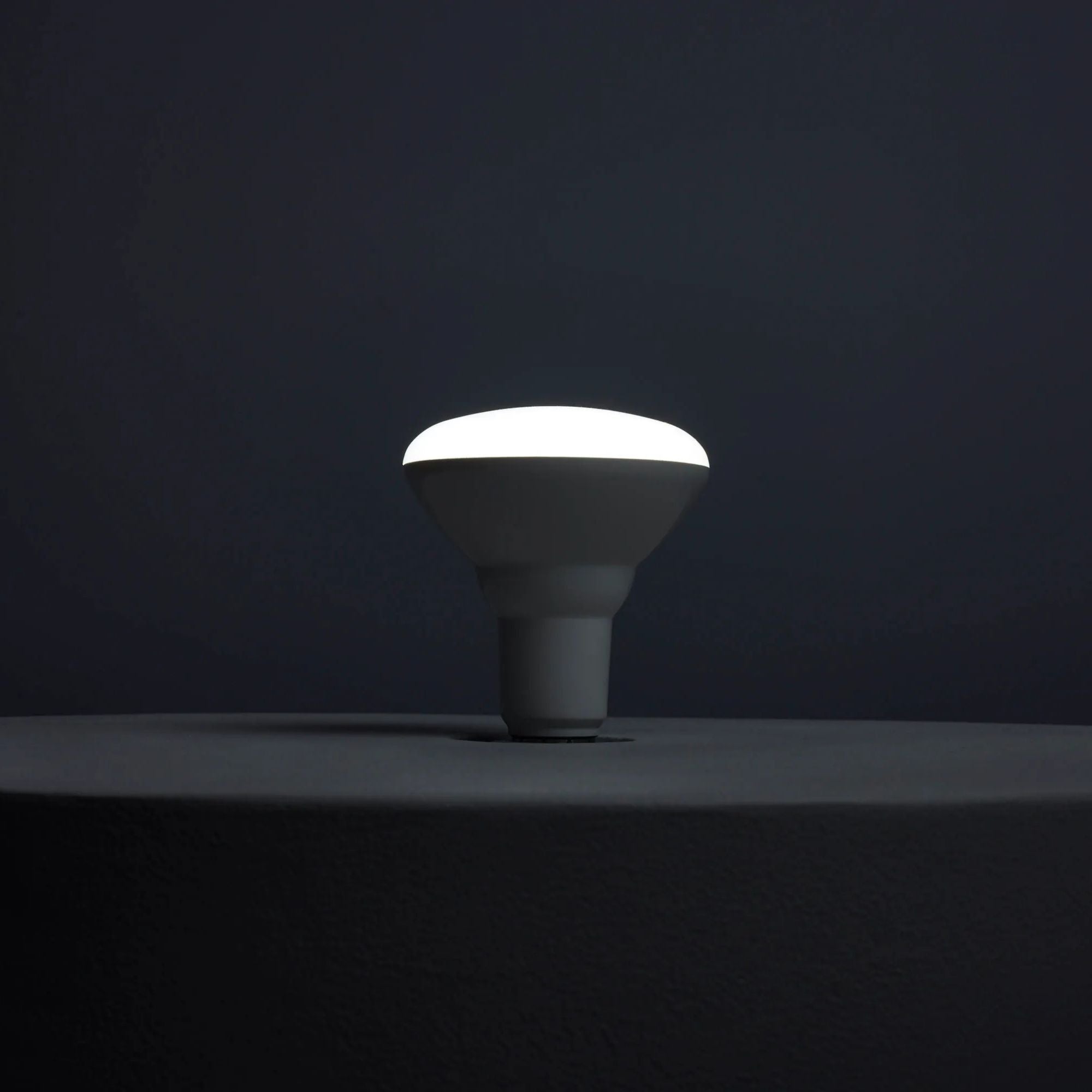 Starfish BR30 Wi-Fi Smart LED Bulb, 10W, 800 Lm, 27K-50K RGBTW, E26 Base, 120V