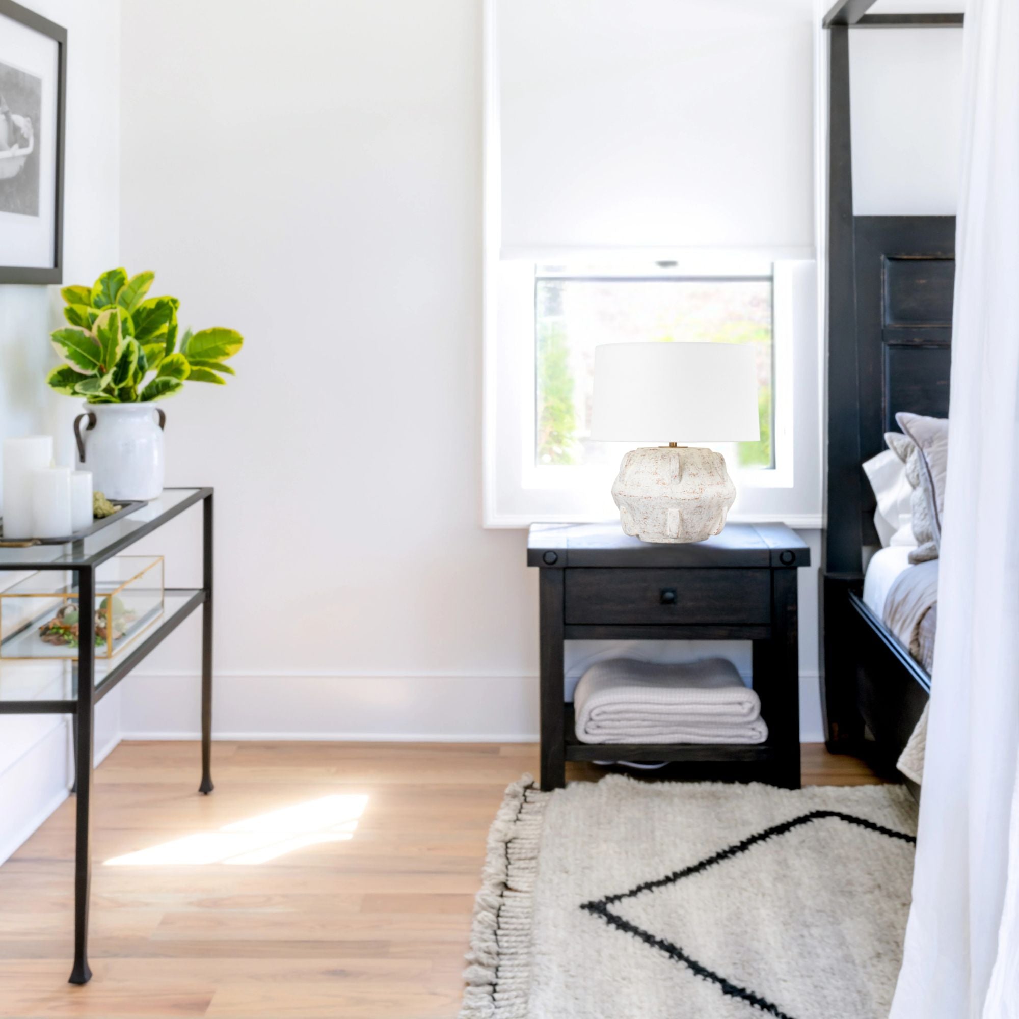 Troy Lighting - Vanda 19" Table Lamp, Patina Brass/Ceramic Whitewash Terracotta Finish | Bees Lighting