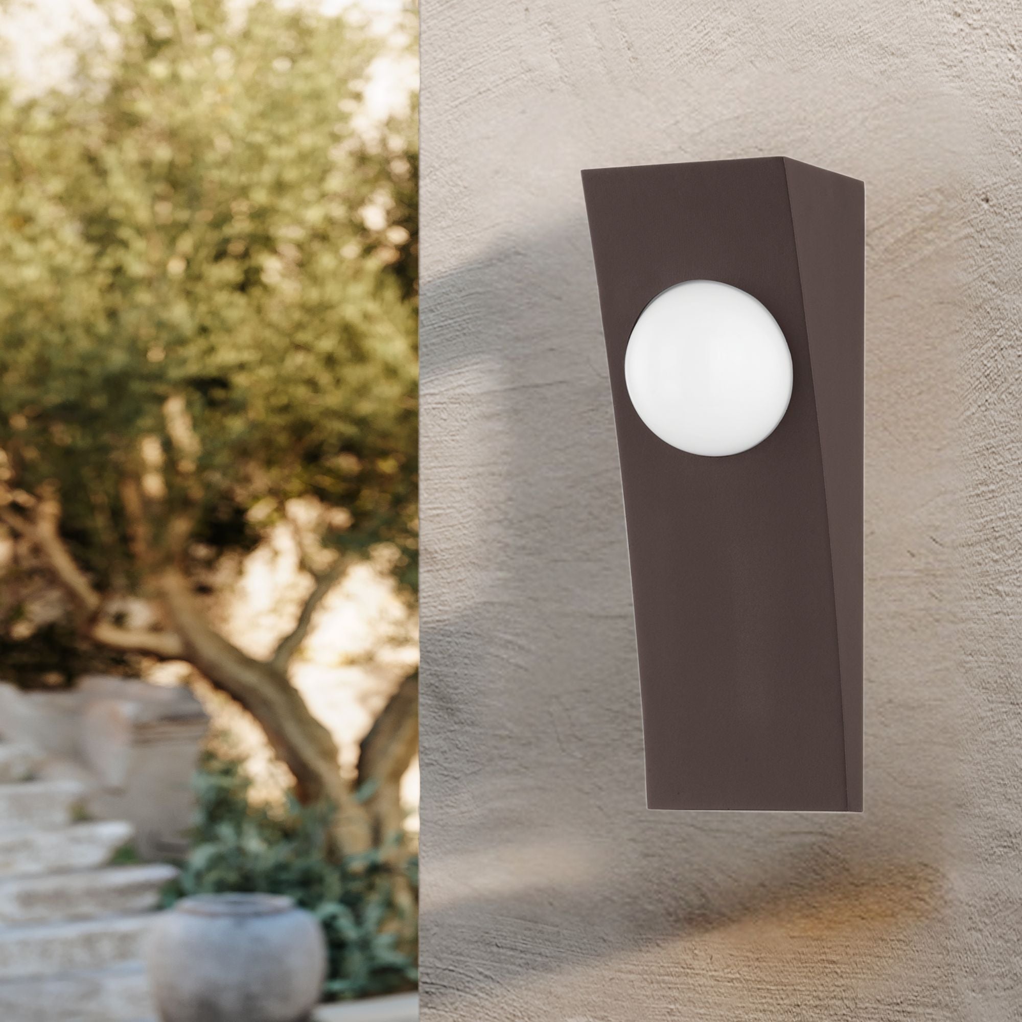 Victor 14" Outdoor Wall Sconce, Textured Bronze Finish