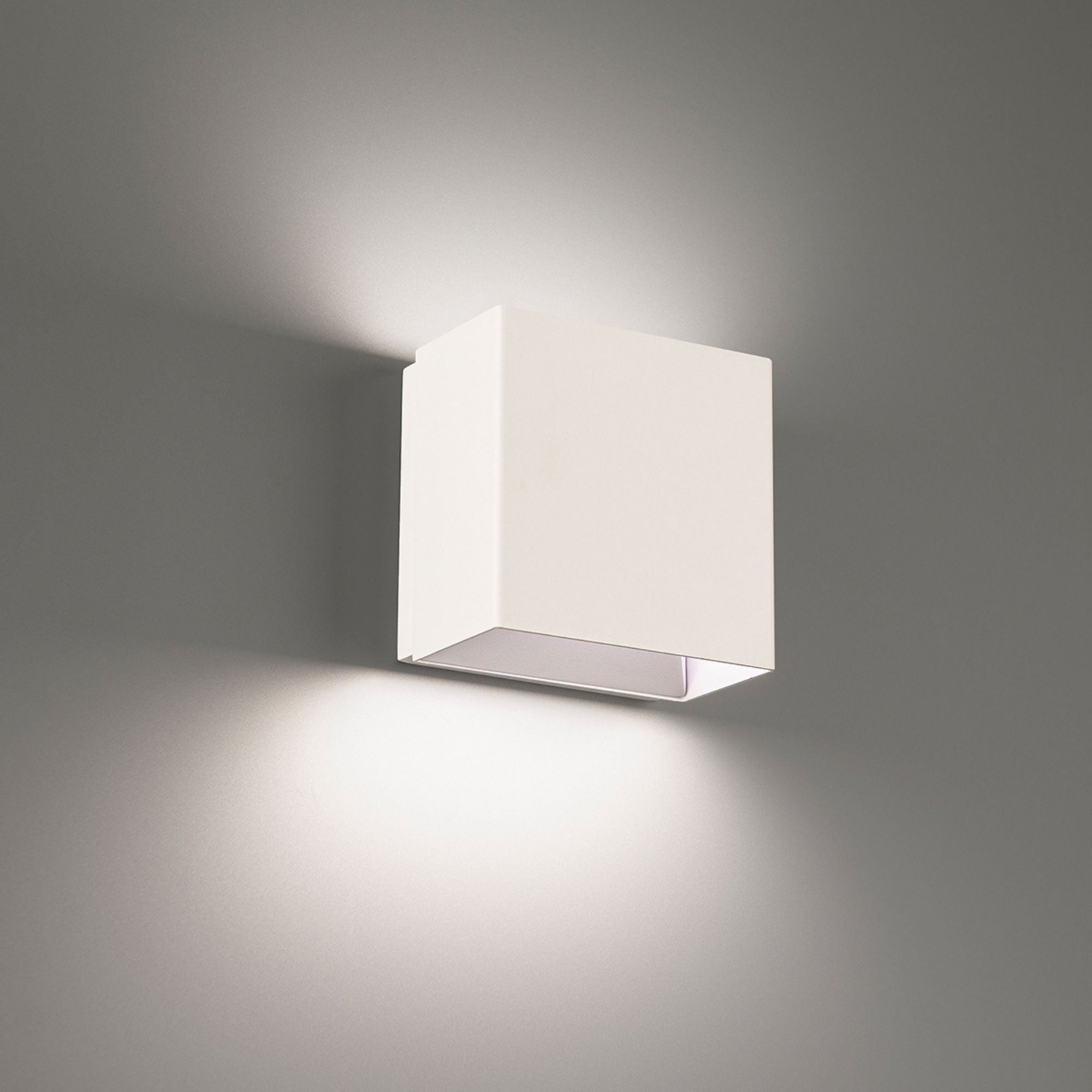 Boxi 5" LED wall light 3000K white finish - Bees Lighting