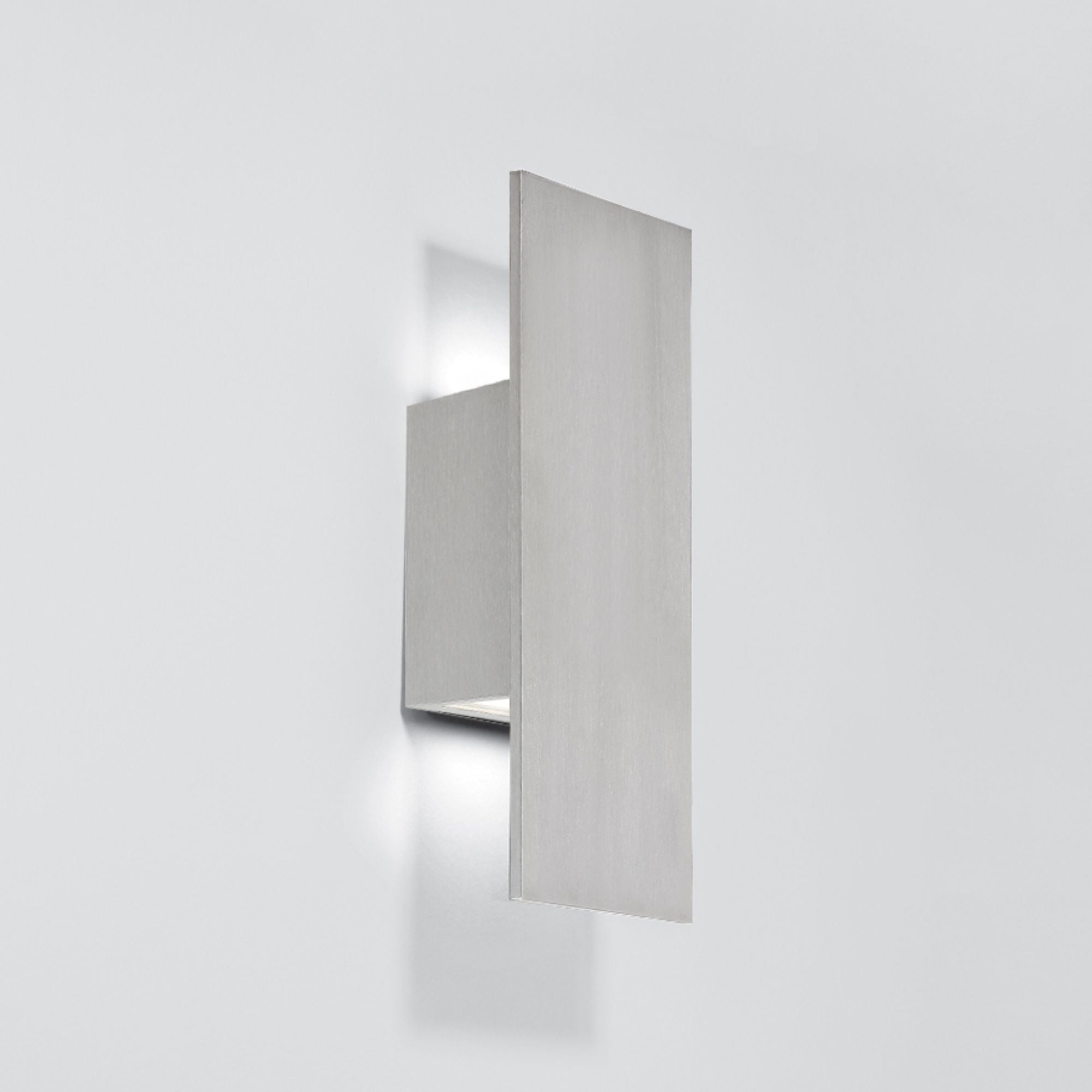 Icon 14 In. LED Outdoor Outdoor Wall Sconce 3000K Aluminum Finish - Bees Lighting
